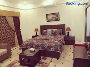 Mulberry Residence luxury Rooms - Image 3
