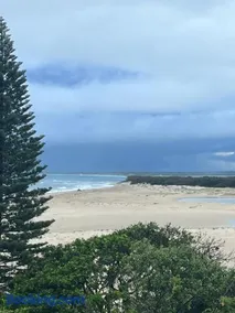 Araluen, Esplanade, Caloundra - Image 2