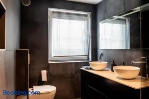Chez Sabine et Eric Maison pour 6 personnes avec piscine chauffée et jacuzzi privé - Image 4
