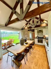 Stone Barn - Image 2