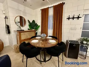 4 Min Walk to Beach and Restaurants - Image 3