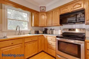 7 Mi to Downtown Providence: Quiet Apt in Seekonk - Image 4