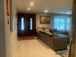 Spacious 3 bedrooms 1 bath Jacuzzi BBQ SINGLE HOUSE - Image 3