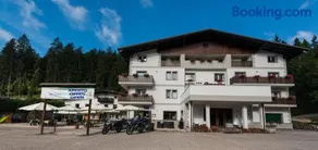 Hotel Paradiso - Image 1
