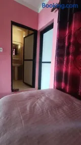 Hotel Pigeon Prince - Image 1