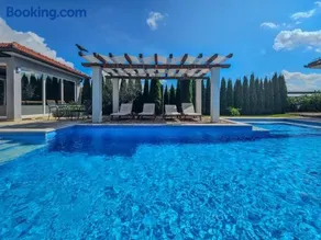 Holiday home Maja with pool, sauna and whirlpool - Image 2