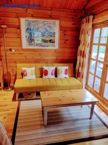 Cosy Log Cabin in Llanfoist village - Image 4