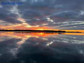 Charming Cottage on Lake Simcoe - Image 3