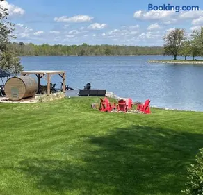 St Lawrence Waterfront Home - Image 1