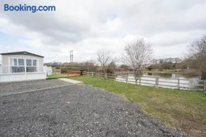 Hallcroft Fishery And Holiday Park - Image 5
