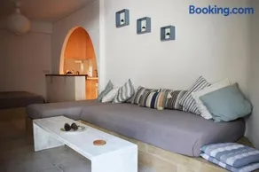 Studio Agia Marina Koropi - Image 2