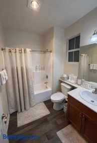 Relaxed Marina del Rey Stay - 1BR with Pool, Sauna & Gym Access - Image 4