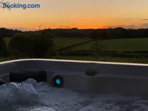 The Georgian Coach House:New Forest with hot tub - Image 3