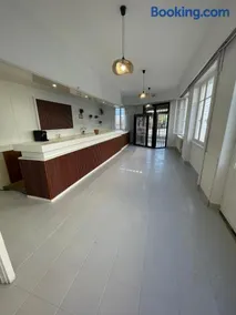 Hotel Clermont Airport - Image 2