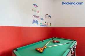 2 Vehicle Private Parking, Aseda 4 Bedroom Game Zone -Pool table, Garden Home - Image 3
