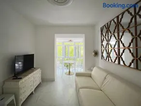 El Jardín de María Luisa Suites - Image 4