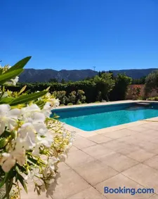 Le Clos Renaissance - Image 1