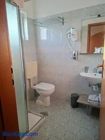 Guest House Surina - Image 2