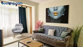 University Apt - Image 1