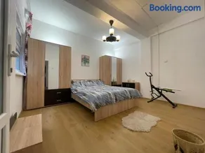 Cozy Smârdan Old Town Apartment - Image 2