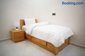 Spacious and Calm Apartment 100m with Balcony , Fast Fiber , Parking and IPTV - Image 3