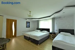 Jamilya's B&B Guest House - Image 4