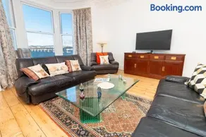 Riverview Upper Apartment - Image 5
