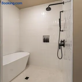 Haven Hotel - Image 2