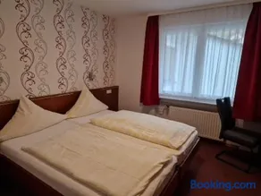 Hotel Weinhaus Am Stiftstor - Image 3