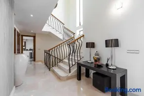 Luxury Modern 5BR Villa - Infinity pool & Panoramic sea views - Image 2