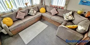 Trieste, 2 Bedroom, 6 Berth Caravan, Seasalter, CW17 - Image 3