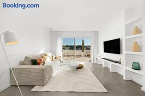Modern La Quinta Duplex Penthouse w Solarium and BBQ - Image 1