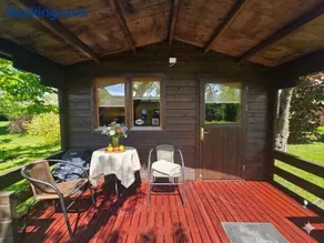 Cozy Summer House with Free Parking near Town Center & Beach - Image 2