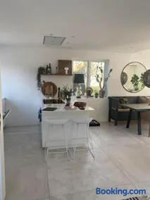 2BR Villa Close to The Ocean And Airport - Image 4