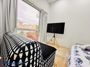 Relax and Retreat Studio Flat - Image 3