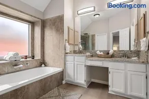 Spacious 4BR home Family Friends FIFA DFW - Keller - Image 5