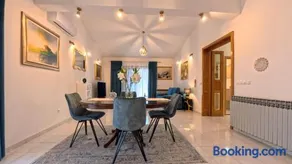 Blue Pearl Residence - Image 1