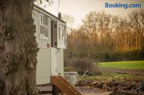 Church House Hut - Image 5