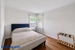Lakefront House 30 Min to NYC & MetLife Stadium - Image 3