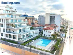 Tahiti Suite Frontemare - Jesolo - FAMILY APARTMENT - Image 1