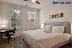 3BD Sanctuary Stones Throw from DT Clayton - Image 2