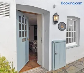 Shipwrights Cottage - Image 2