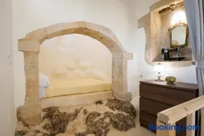 Casa Ermioni Stone House - Image 4
