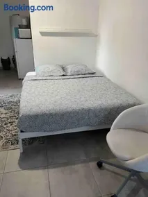 Studio cosy et climatisé - Tout équipé - Parking privé - Image 3
