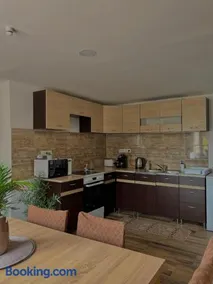Gém Home Vendégház - Image 3