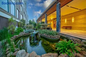 VRR Astoria Hotel & Convention Center - Image 2