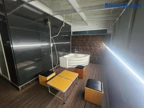 Zenith Hotel - Image 2
