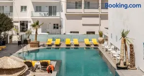 4BR Newly Renovated Retreat Tranquil Coastal Haven - Image 1