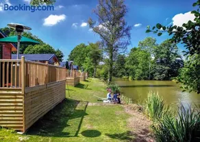 Upton Lakes Lodges - Image 4