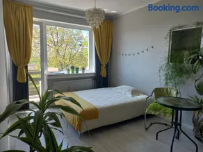 Duży dwuosobowy pokój blisko centrum z balkonem - Image 1